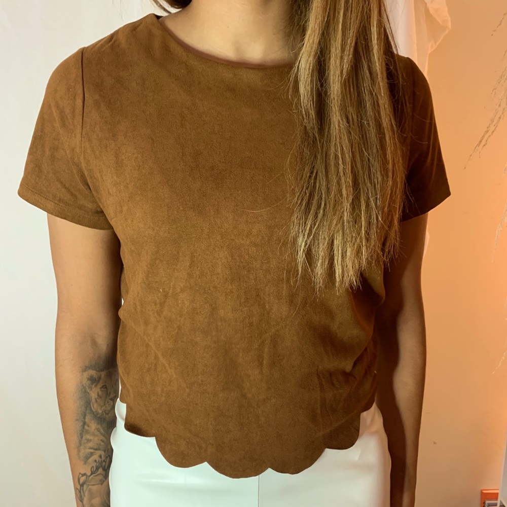 Suede cognac scallop top